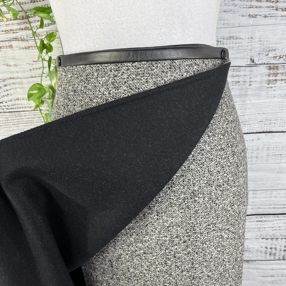 Worth Skirt size 4 Black Gray Wool Tweed Wrap Knee Faux Leather Career Modest - Picture 8 of 13